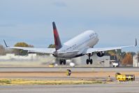 N639CZ @ KBOI - Departing RWY 28R.
