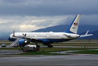 98-0001 @ YVR - Awaiting Sec.of State in Vancouver for Korea Summit - by Manuel Vieira Ribeiro