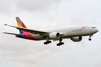 HL7739 @ EGLL - Asiana B772 on short finals - by FerryPNL