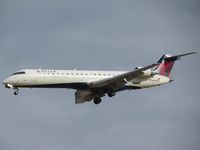 N764SK @ 3607 - Landing - by Canonman