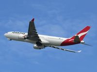 VH-EBB @ NZAA - leaving AKL - by magnaman