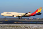 HL7423 @ VIE - Asiana Cargo - by Chris Jilli