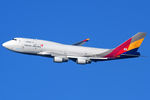 HL7421 @ VIE - Asiana Cargo - by Chris Jilli