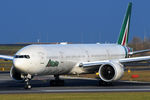 EI-WLA @ VIE - Alitalia - by Chris Jilli
