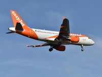 G-EZFV @ LPPT - landing runway 03 - by JC Ravon - FRENCHSKY