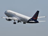 OO-SNH @ LPPT - Brussels Airlines take off runway 03 - by JC Ravon - FRENCHSKY