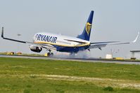 EI-DYP @ LPPT - landing runway 03 - by JC Ravon - FRENCHSKY