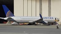 N662UA @ KSFO - SFO 2018. - by Clayton Eddy