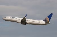 N69824 @ KLAX - Boeing 737-900ER
