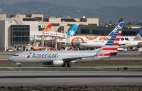 N982NN @ KLAX - Boeing 737-800 - by Mark Pasqualino
