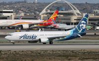N533AS @ KLAX - Boeing 737-800 - by Mark Pasqualino