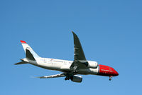 LN-LND @ EKCH - LN-LND landing rw 04L - by Erik Oxtorp
