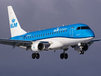 PH-EXS @ EGSH - Landing @ Norwich