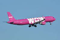 TF-MOM @ EBBR - Taking off from Brussels Airport.