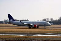 EI-SIE @ EKCH - EI-SIE taxing for takeoff rw 04R - by Erik Oxtorp