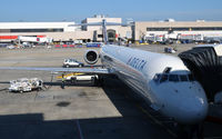 N915DN @ KATL - At the gate Atlanta - by Ronald Barker