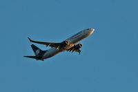 N825AM @ YVR - AM696 to Mexico City - by Manuel Vieira Ribeiro