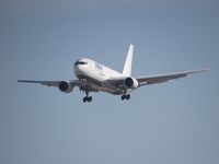 N763CX @ 3607 - Landing