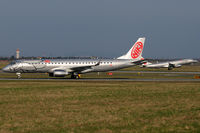 OE-IHF @ VIE - Niki Embraer meeting: the one in the background leaves, the one in the foreground just arrived - by Chris Jilli