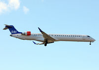 EI-FPW @ CPH - Copenhagen 20.3.2018 app to R-04L - by leo larsen