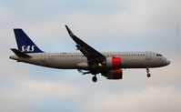 SE-DOY @ EGLL - Taken from the threshold of 29L
