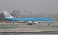 PH-BFS @ KLAX - Boeing 747-400 - by Mark Pasqualino