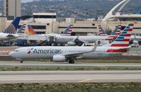 N985NN @ KLAX - Boeing 737-800 - by Mark Pasqualino