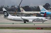 N520AS @ KLAX - Boeing 737-800 - by Mark Pasqualino