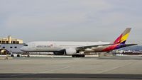 HL8079 @ KSFO - SFO 2018. - by Clayton Eddy