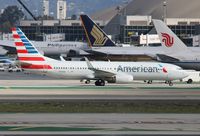 N909NN @ KLAX - Boeing 737-800 - by Mark Pasqualino