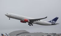 LN-RKU @ KLAX - Airbus A330-343