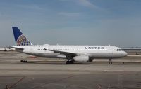 N484UA @ KORD - Airbus A320