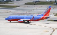 N785SW @ KFLL - Boeing 737-700 - by Mark Pasqualino