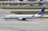N62895 @ KFLL - Boeing 737-900ER - by Mark Pasqualino