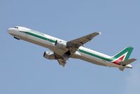 EI-IXV @ LLBG - Flight to Roma, FCO a/p. - by ikeharel