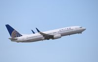 N36272 @ KFLL - Boeing 737-800