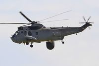ZE422 @ LFRJ - Westland Sea King ASaC.7, Take off, Landivisiau Naval Air Base (LFRJ) Tiger Meet 2017 - by Yves-Q