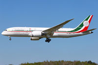 XC-MEX @ EDDV - This B788 brought the mexican president to 