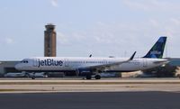 N964JT @ KFLL - Airbus A321