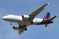 OO-SSF @ EBBR - Final to rwy 25L.