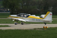 HB-KEV @ LSZG - There are not many of these.