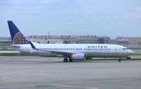 N76504 @ KORD - Boeing 737-800