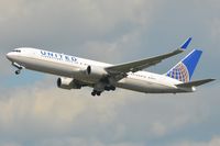 N656UA @ EHAM - Take-off of UA B763. - by FerryPNL