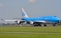 PH-BFV @ EHAM - Thrust reversers deployed. - by FerryPNL
