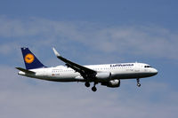 D-AIZW @ EKCH - D-AIZW landing rw 04L - by Erik Oxtorp