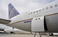 N669UA @ SFO - SFO 2018. - by Clayton Eddy