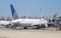 N674UA @ KORD - Boeing 767-300 - by Mark Pasqualino
