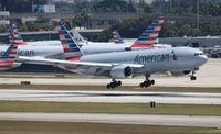 N752AN @ MIA - American