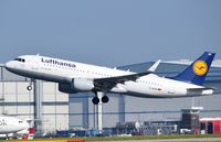 D-AIUO @ EGCC - At Manchester