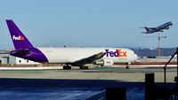 N148FE @ SFO - SFO 2018.